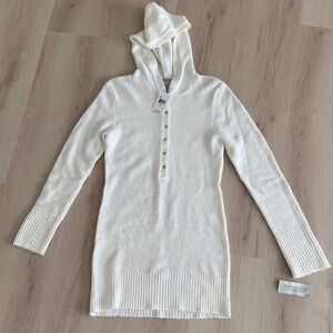 Elegant White Hooded Sweater